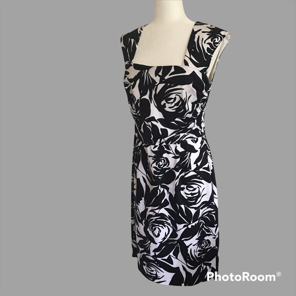 White House Black Market Black and White Rose Print Sheath Dress